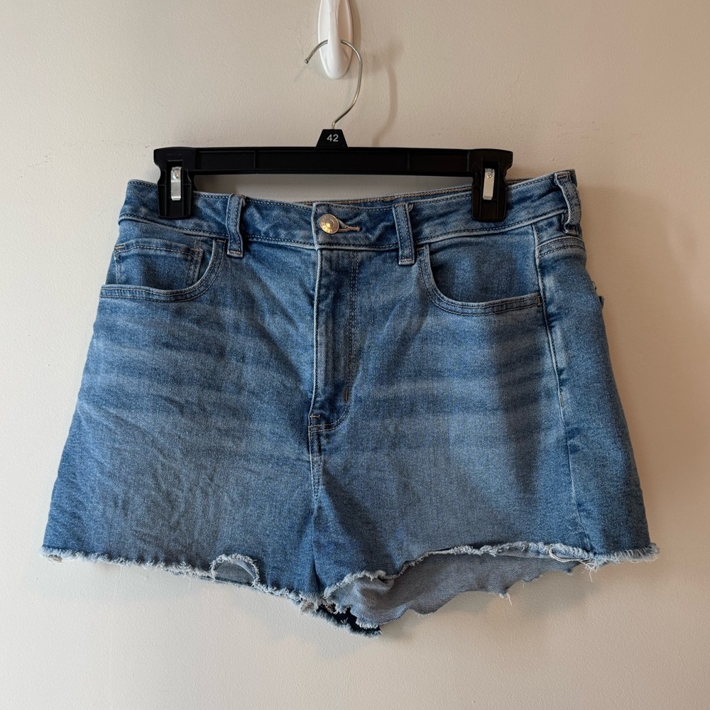 AMERICAN EAGLE Mom Shorts